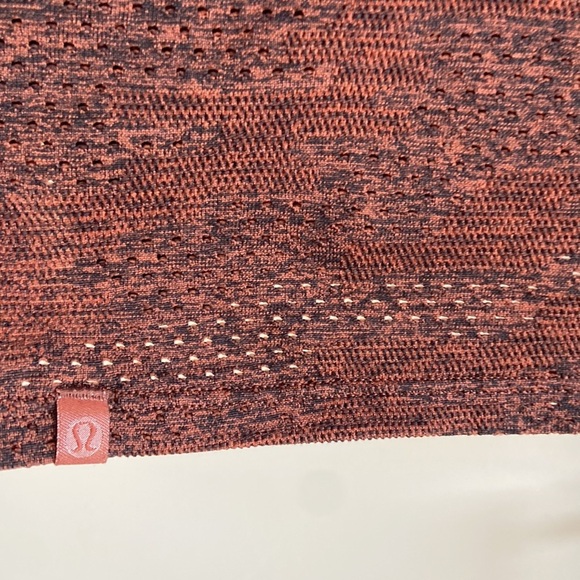 Lululemon Train to Be Tank EUC - Picture 10 of 12